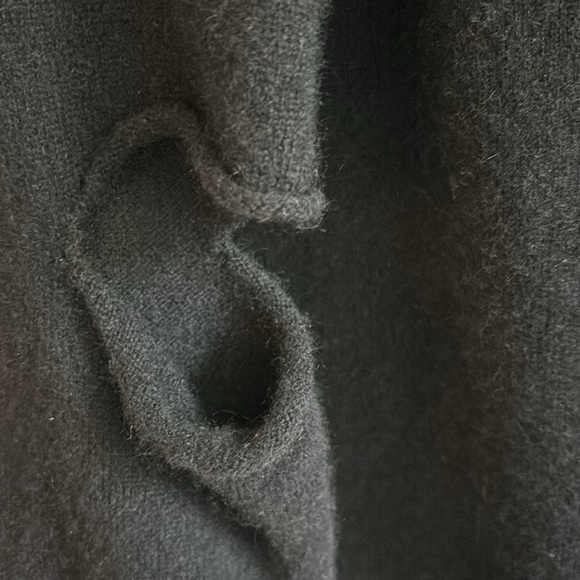 Skull Cashmere 100% cashmere black sweater with arm cutouts - Picture 6 of 10